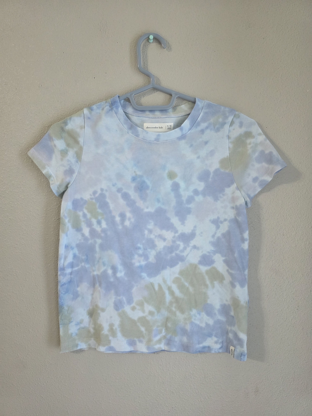 abercrombie kids Pastel Tie-Dye Short Sleeve Tee - Light Blue & Cream